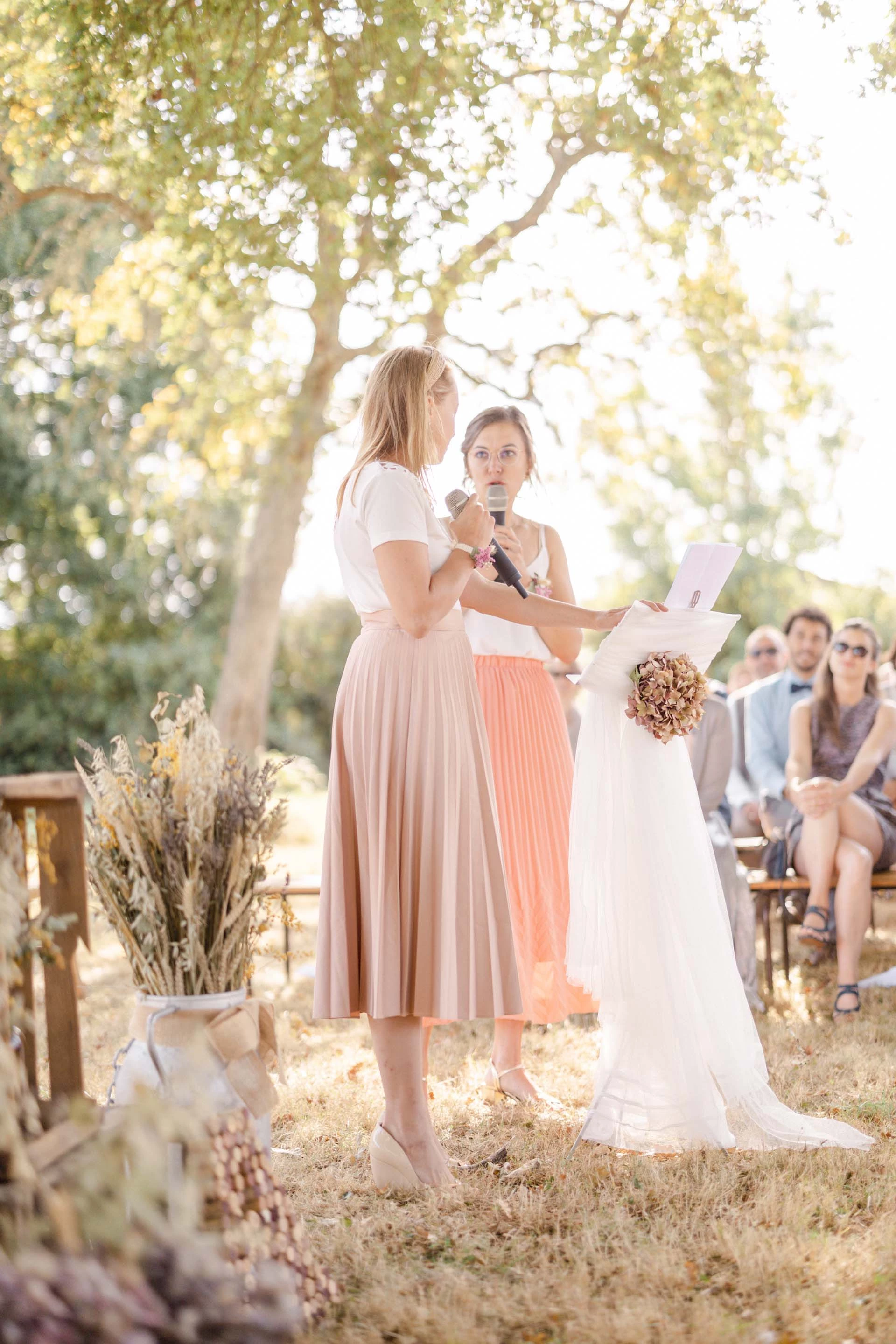 rose robe beige marron gris